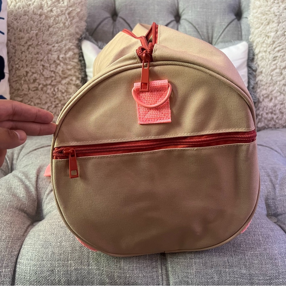 Glossier Duffle Bag - Picture 4 of 7